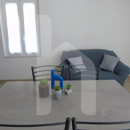Homiday - Residenza Tulipani 아파트 스케르네